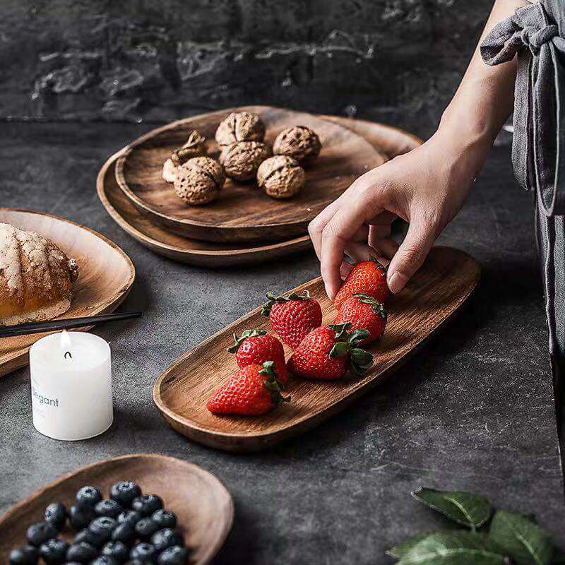 ACACIA WOOD SERVING TRAYS - Wooden and Modern